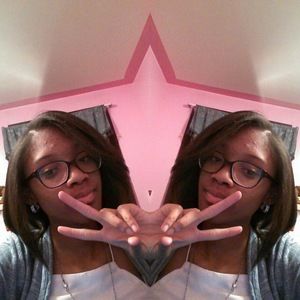 Meet your Posher, Dominique